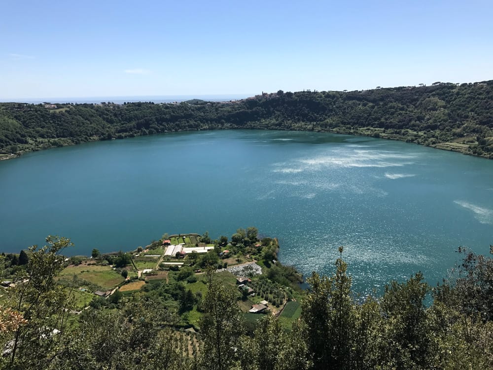 Genzano, il 12 agosto torna la fiaccolata 2022 tra lago, cielo e stelle cadenti