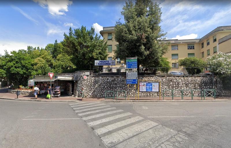 Sanità, Ospedale di Colleferro, piovono calcinacci. Ugl: “Strutture del Lazio vittime dell’incuria, chiediamo immediati sopralluoghi”