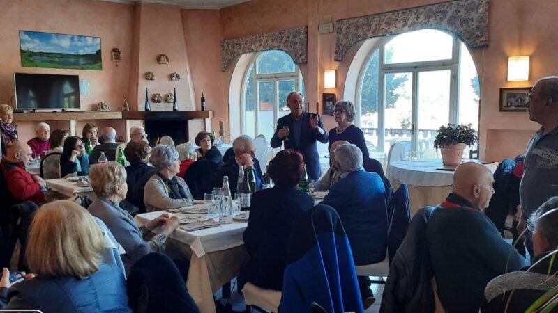 Genzano, dopo due anni di stop torna il pranzo sociale del centro anziani. Visita del sindaco Zoccolotti