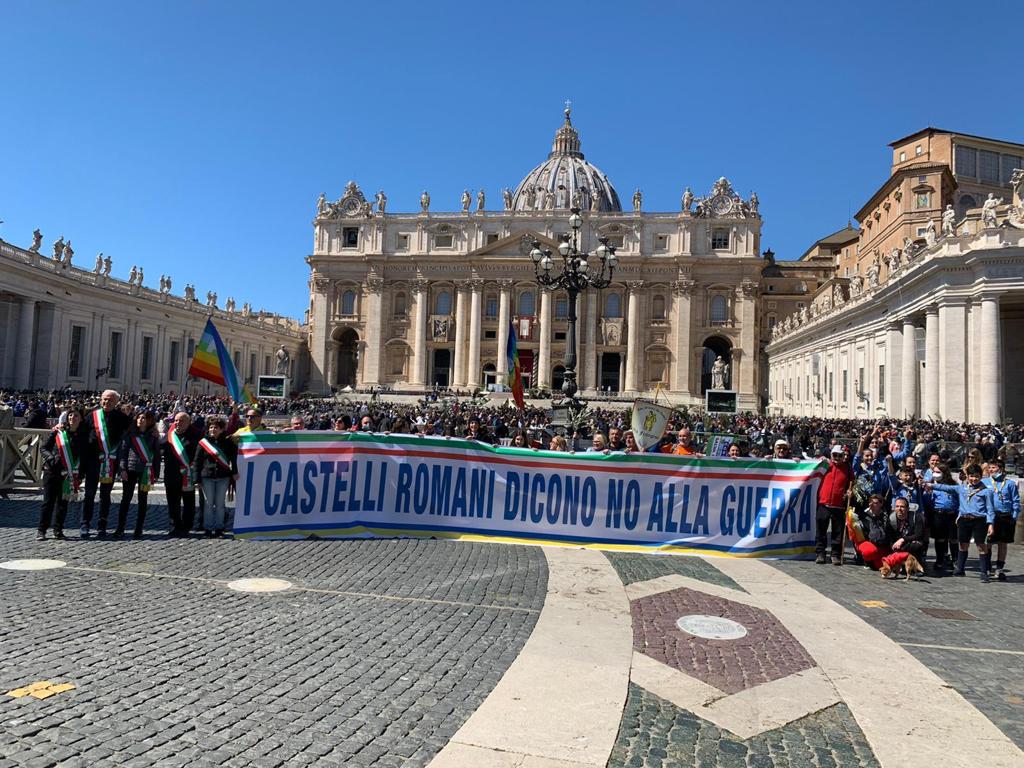 I Castelli Romani dicono NO alla guerra: dal Palaghiaccio di Santa Maria delle Mole alla Piazza di San Pietro