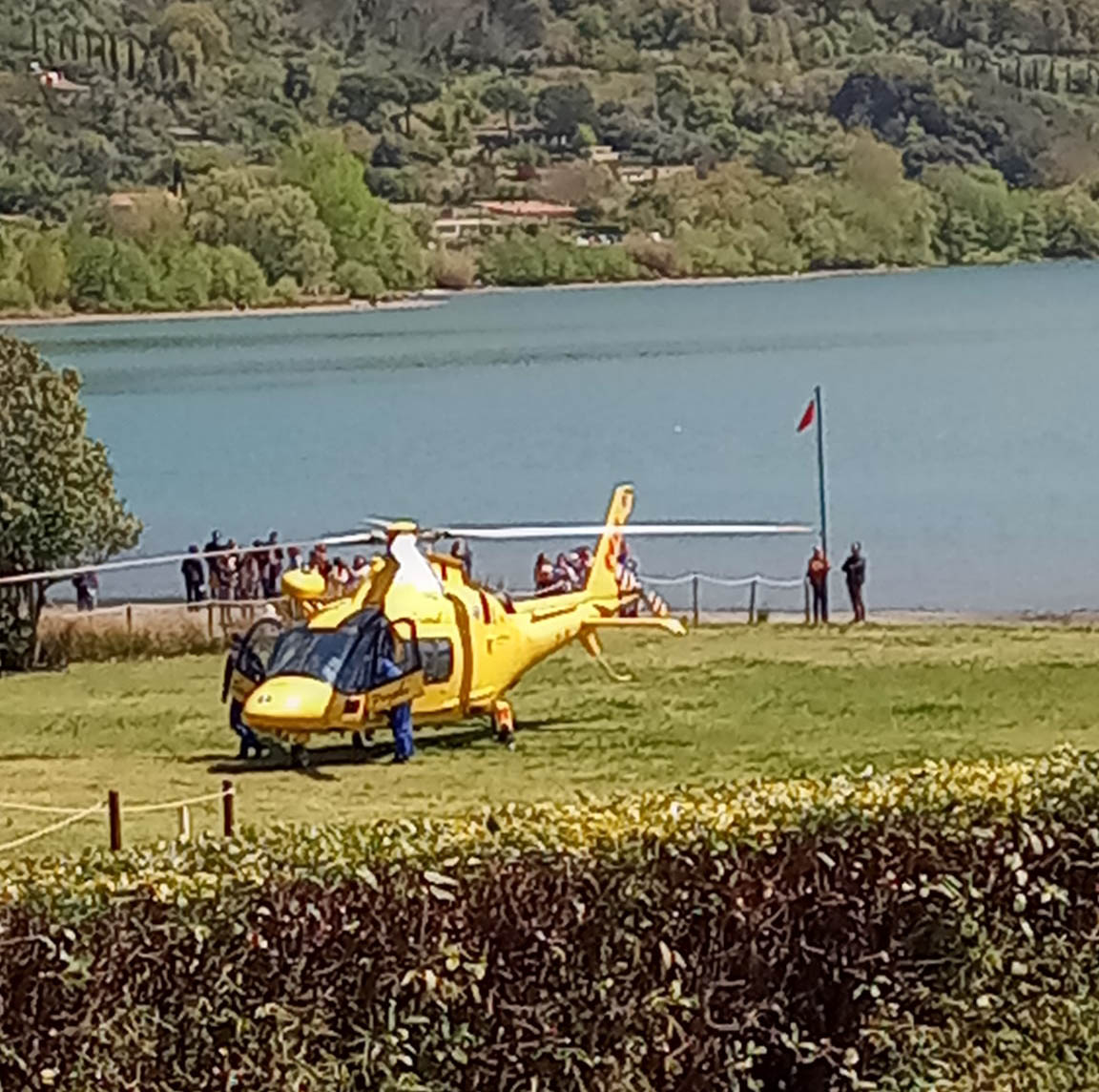 Castel Gandolfo, malore per il gestore di uno stabilimento balneare al lago, soccorso dall’eliambulanza ieri tarda mattinata al Baywatch￼