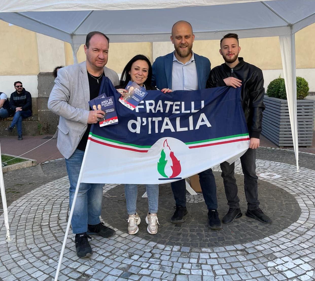 Grottaferrata, Fratelli d’Italia in piazza con Lorenzo Letta: “Caduta la maschera civica, ora serve la politica”