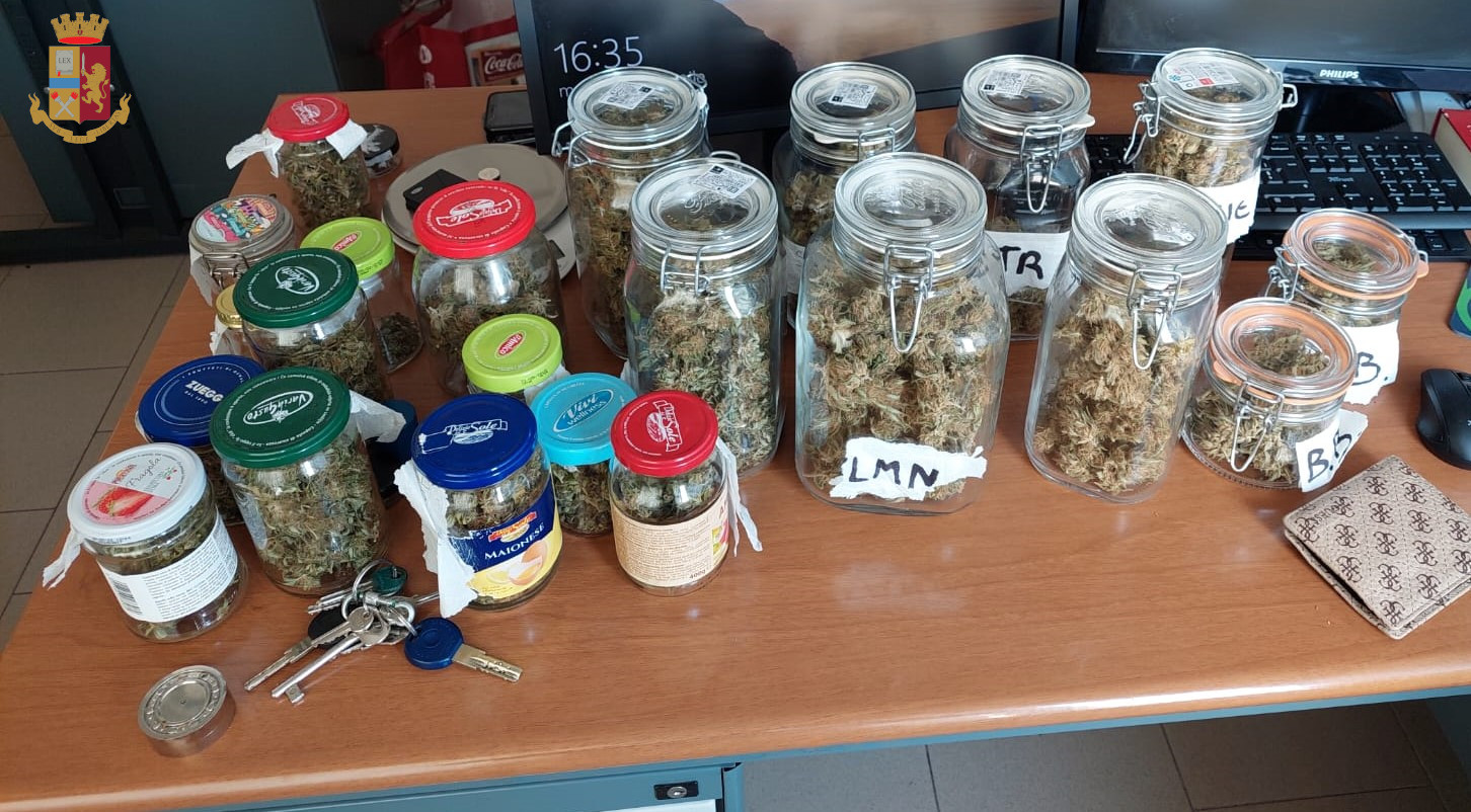 Anzio, circa 500 grammi di marijuana in casa: arrestato 28enne romano dalla Polizia di Stato