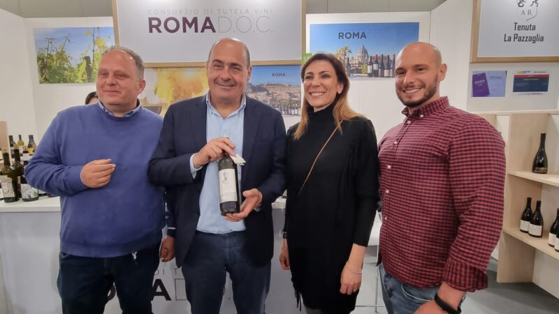 Nicola Zingaretti al Vinitaly visita il padiglione dei vini del Lazio e dei Castelli Romani