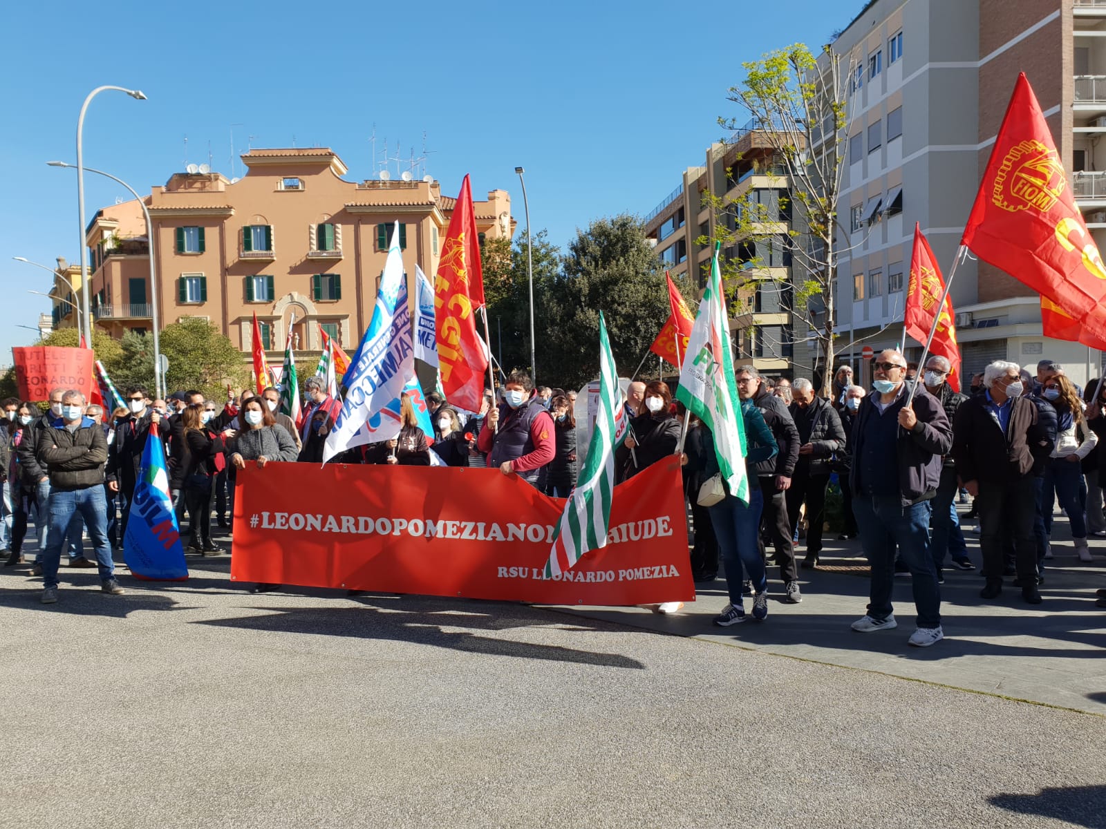 Pomezia, sit-in davanti alla sede della Regione Lazio dei lavoratori dell’azienda Leonardo