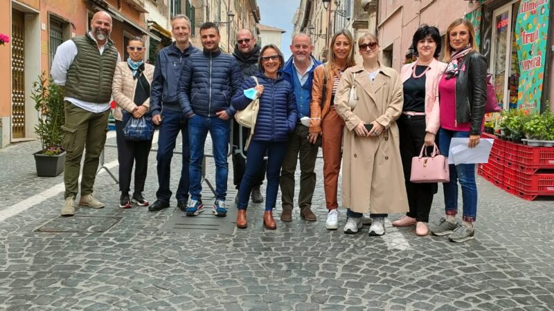 Ariccia, iniziato il tour del PD in centro e nelle periferie con la segretaria Giorgia La Leggia e altri iscritti