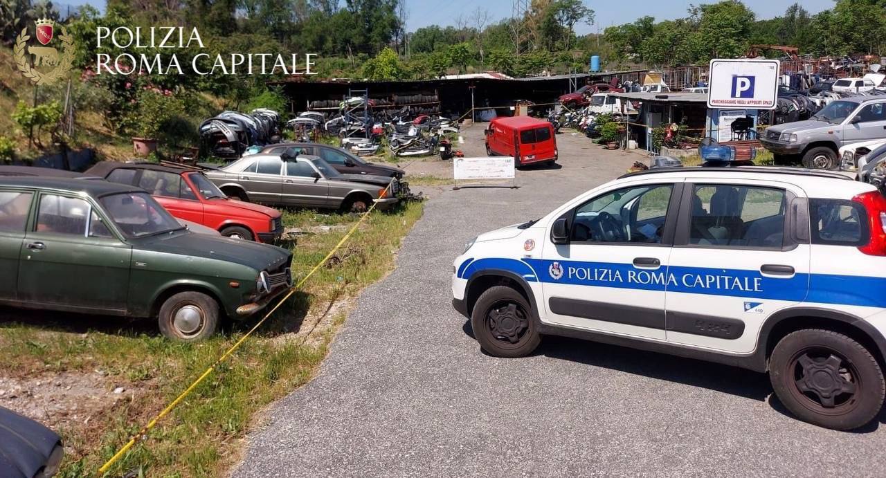 Roma, Polizia Locale sequestra area di oltre 6mila mq nel II Municipio con annessa attività di autodemolizione: denunciate due persone