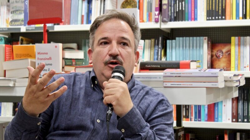 Genzano, Luca Telese ha presentato il suo libro “La scorta di Enrico”