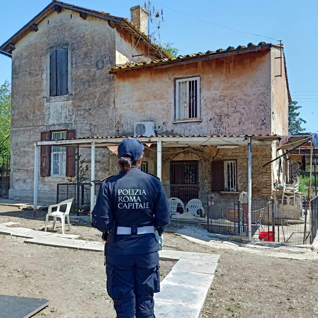 Roma, Case Rosse, la Polizia Locale sgombera immobile di proprietà di Roma Capitale