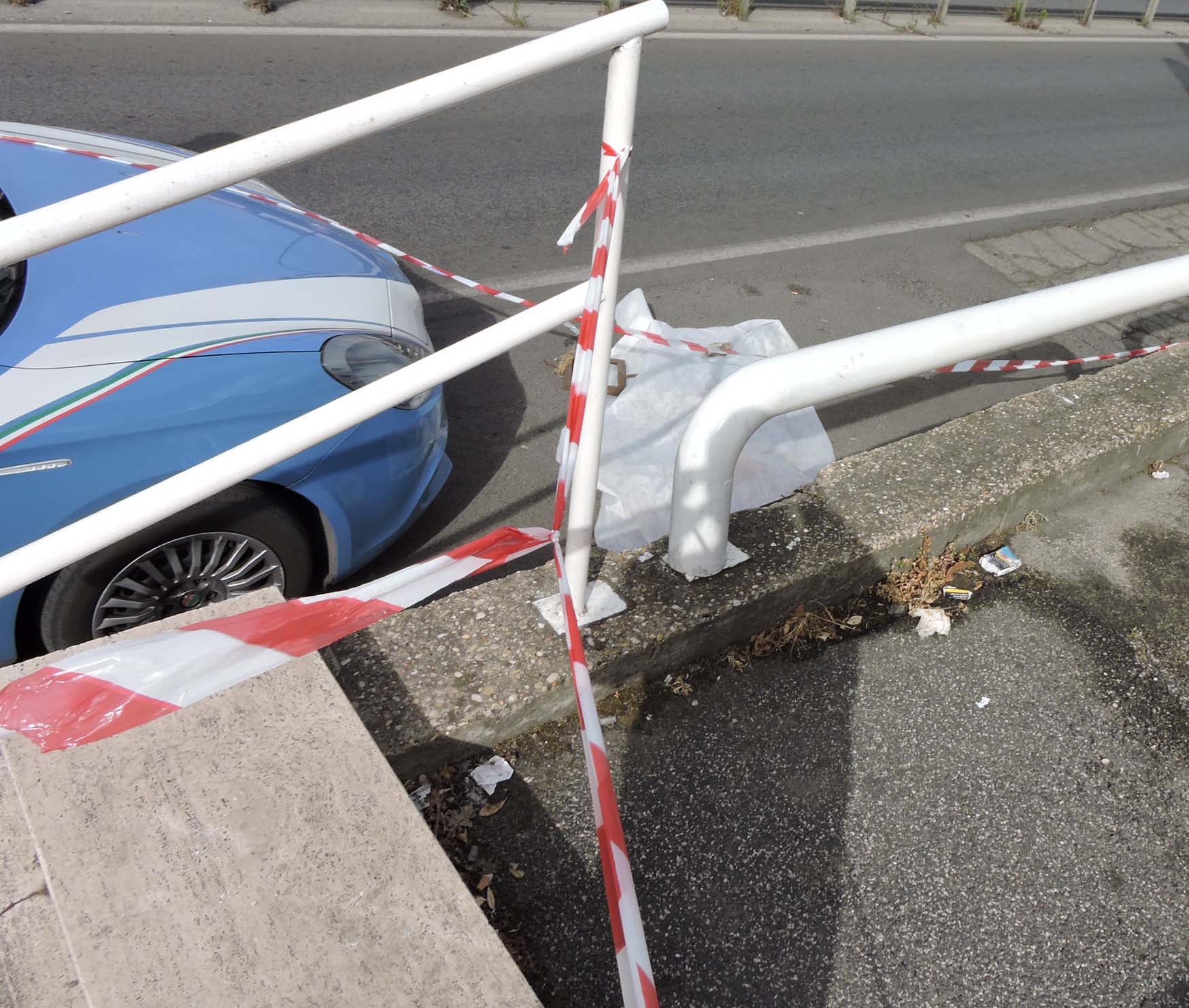 Ariccia, cadavere su via Nettunense: forse caduto dopo un malore