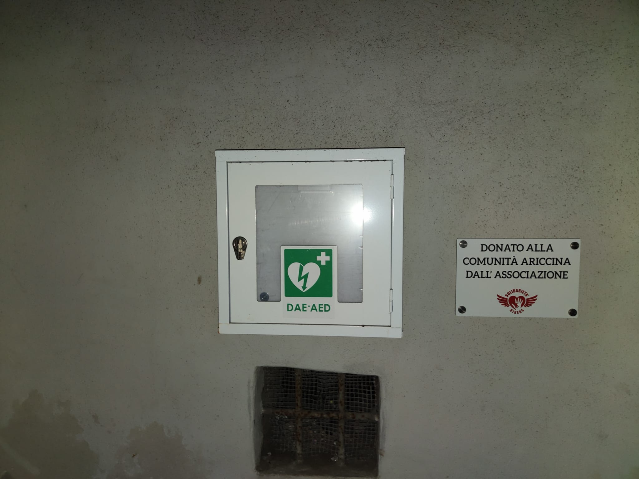 Ariccia, rubato il defibrillatore donato alla città