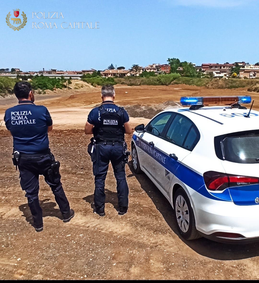 Roma, Polizia Locale, scoperta estesa discarica abusiva: sequestrata area di 45mila mq a Casal Lumbroso. Parte dei rifiuti era stata interrata