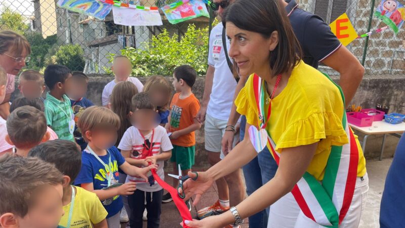 Zagarolo, scuola dell’infanzia di Borgo S. Martino, questa mattina inaugurato il nuovo scivolo donato dal Movimento Centrale￼