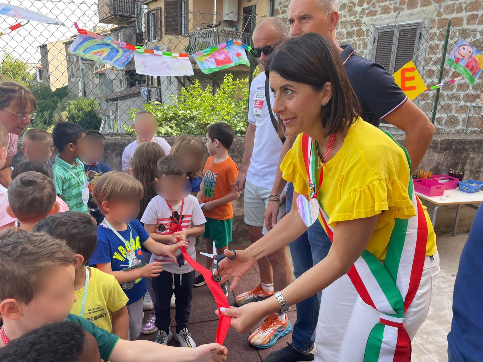 Zagarolo, scuola dell’infanzia di Borgo S. Martino, questa mattina inaugurato il nuovo scivolo donato dal Movimento Centrale￼