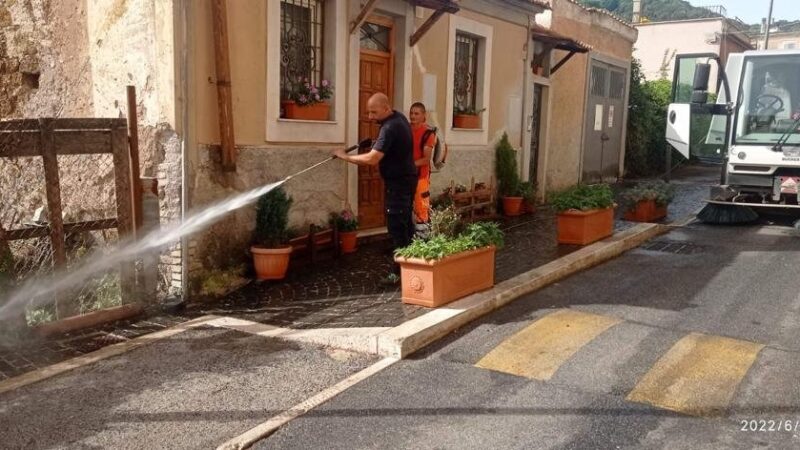 Monte Compratri, stamattina la pulizia straordinaria di via Cavour