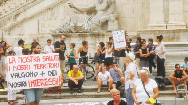 Albano, No Inc protestano davanti al Campidoglio contro l’inceneritore. Ieri in tanti a Roma