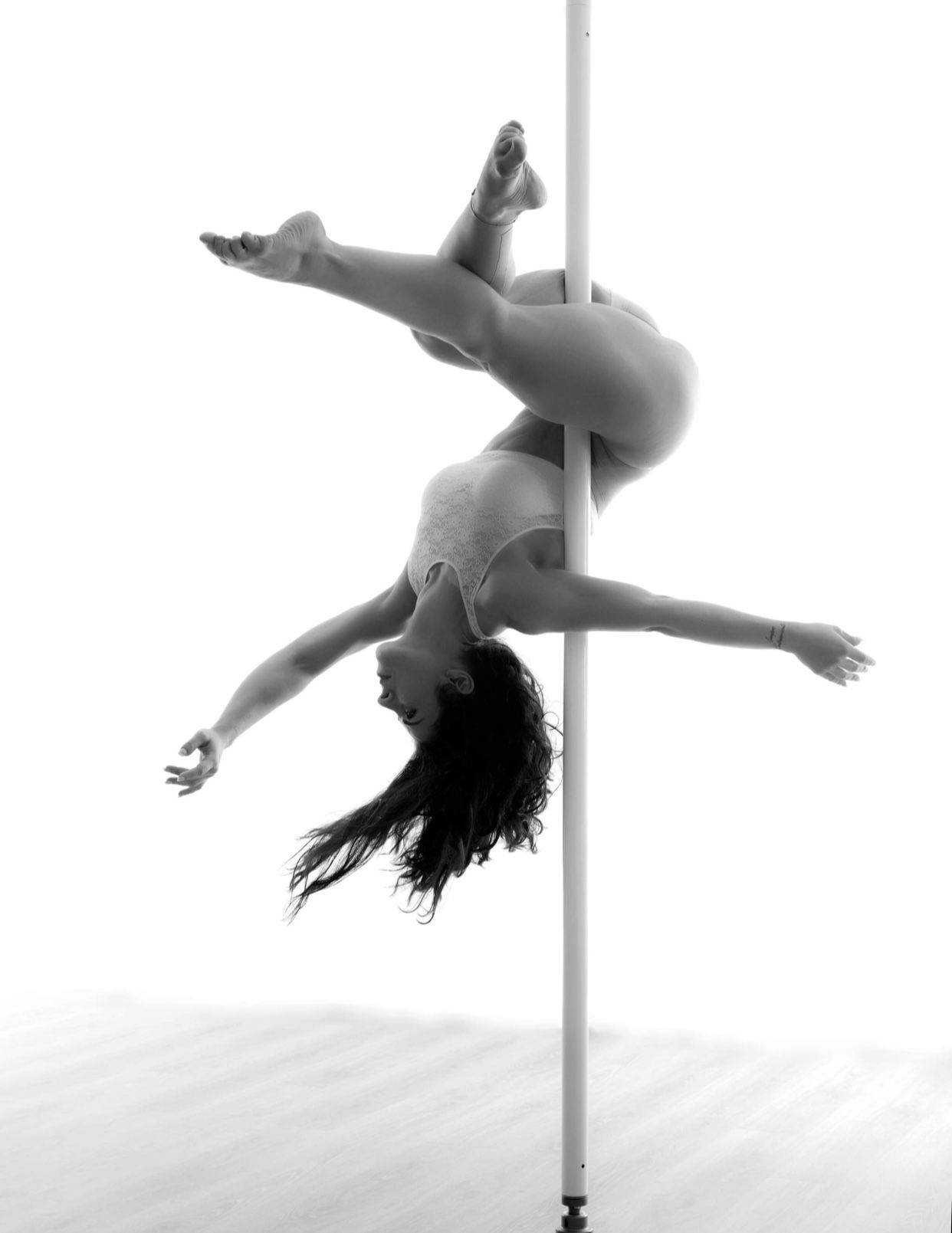 Pole Dance: forza, grazia, eleganza al servizio dell’arte