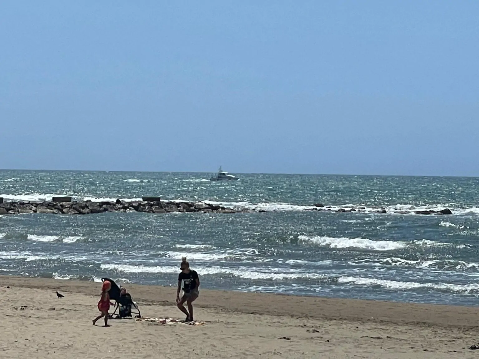 Nettuno, recuperato a cinque miglia dalla costa il corpo del ragazzo egiziano travolto dal mare mosso domenica pomeriggio ￼