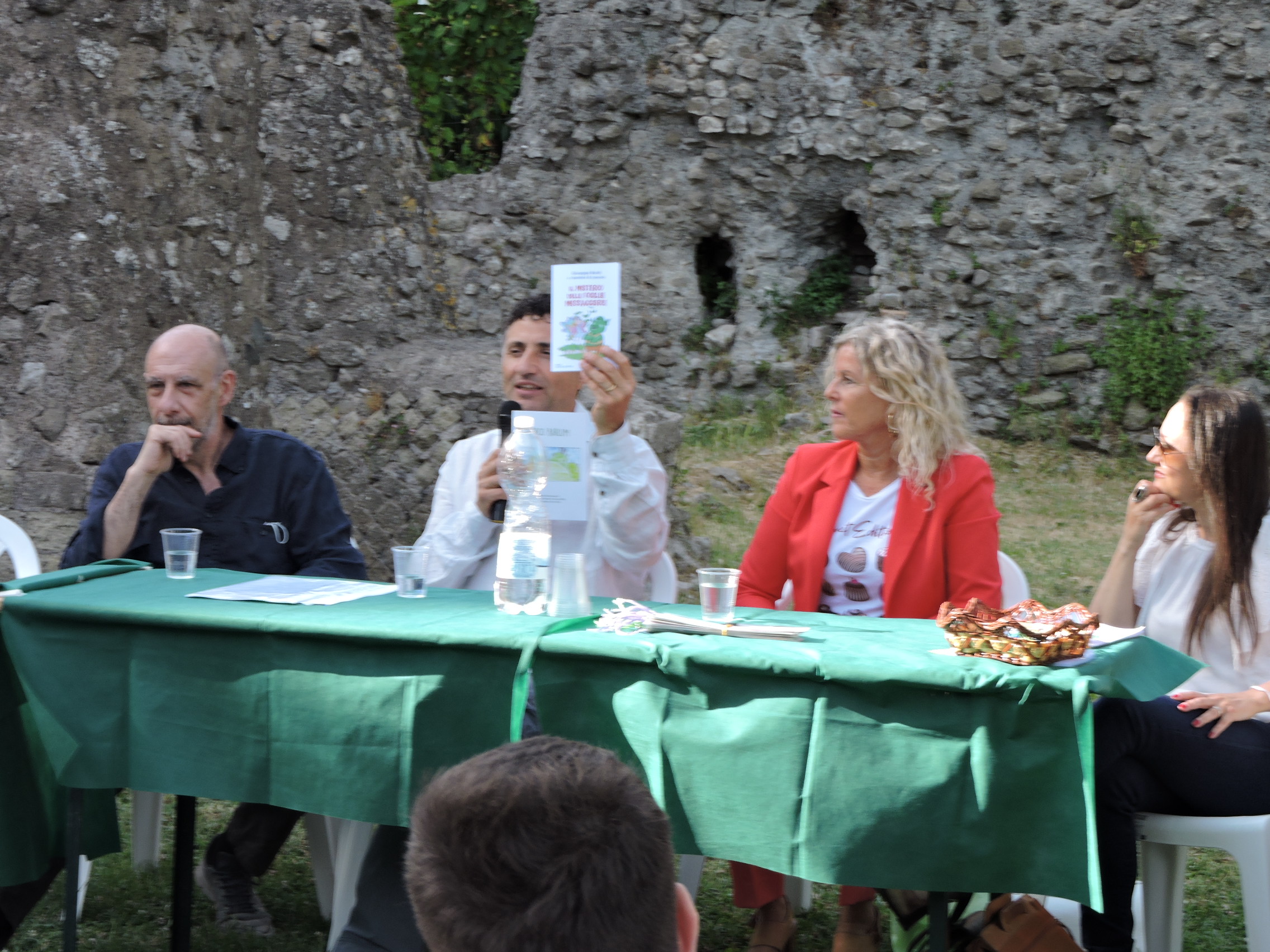 Lanuvio, presentato il libro scritto dai bambini della Dionigi con lo scrittore Giuseppe Bordi a Villa Sforza Cesarini