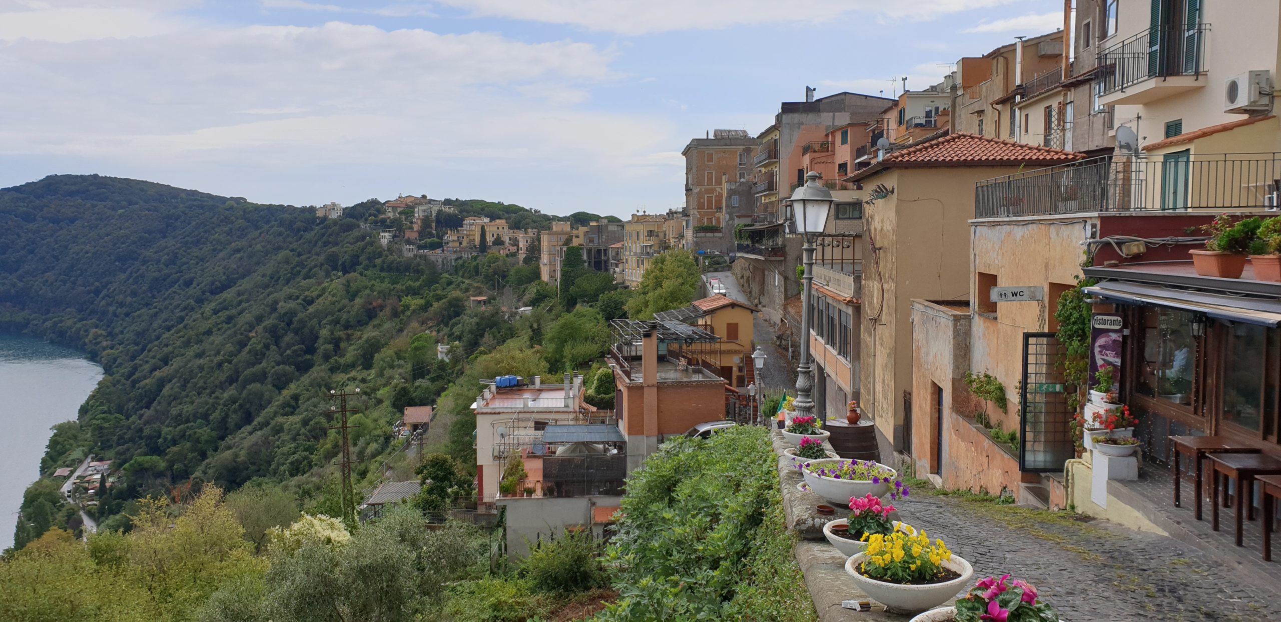 Castel Gandolfo, Visita guidata al borgo tra scorci, botteghe storiche, mosaici e arte