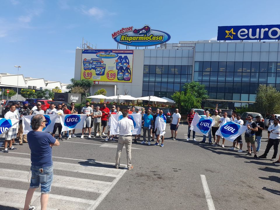 Pomezia, emergenza “Risparmio Casa”, non pagati gli stipendi, sciopero e proteste presso i negozi. La nota del sindacato UGL￼