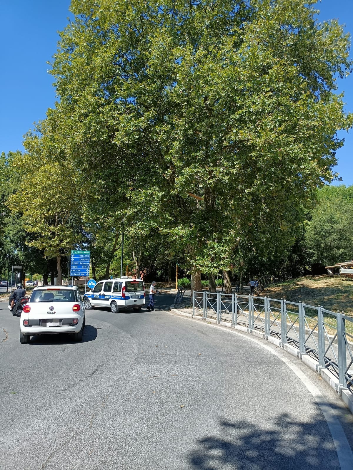 Genzano, ancora al lavoro i soccorritori dopo la tempesta di vento e fulmini dell’altra notte