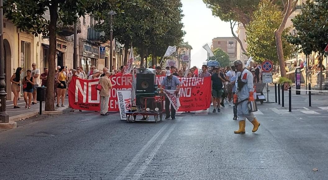 Albano: In centinaia alla manifestazione contro la discarica e il termovalorizzatore