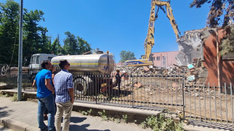 Zagarolo, avviata la demolizione dell’ala sud della scuola Albio Tibullo￼