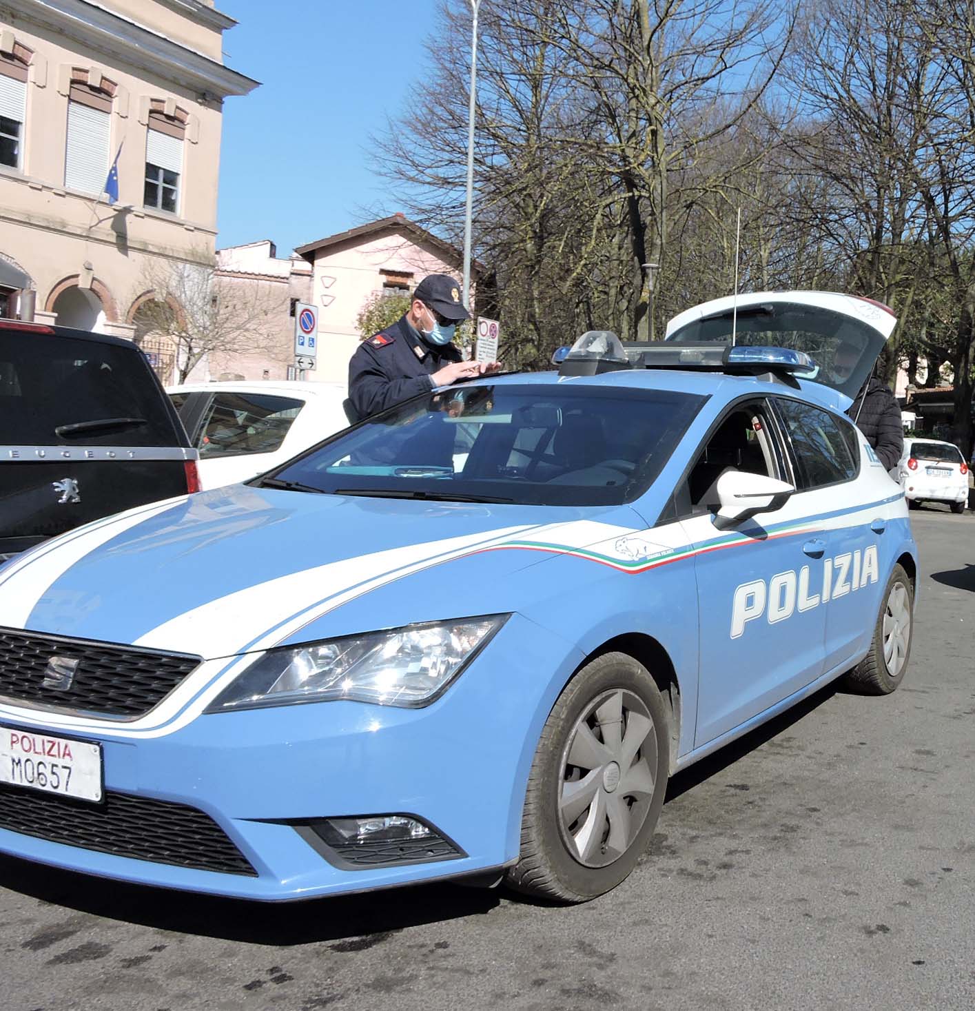 Genzano, rapina a donna in pieno centro scippata della borsa e trascinata per metri. Ieri pomeriggio in zona dell’ Olmata