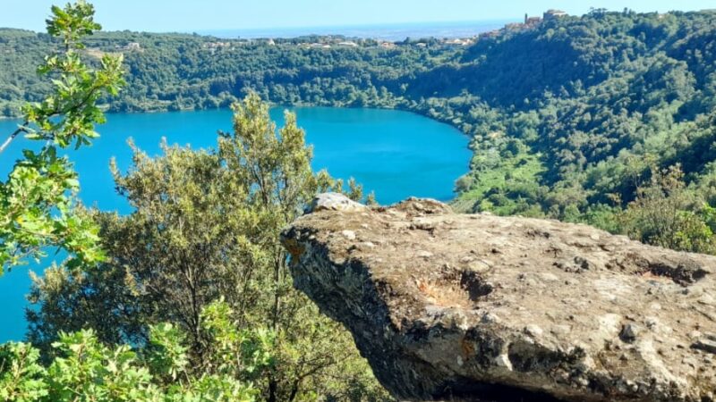 Genzano, Nemi, Yoga e Trekking sul Sentiero degli Acquedotti: l’Occhio di Diana, la Sedia del Gigante, il Pulpito di Roccia. Domenica 17 luglio 2022