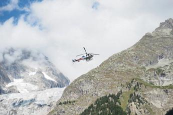 Monte Bianco, crolla seracco: almeno un morto e 4 feriti