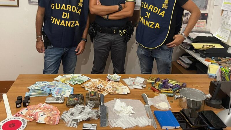 Frascati, operazione antidroga della Guardia di Finanza arrestato un pusher molto attivo in una villa a Zagarolo