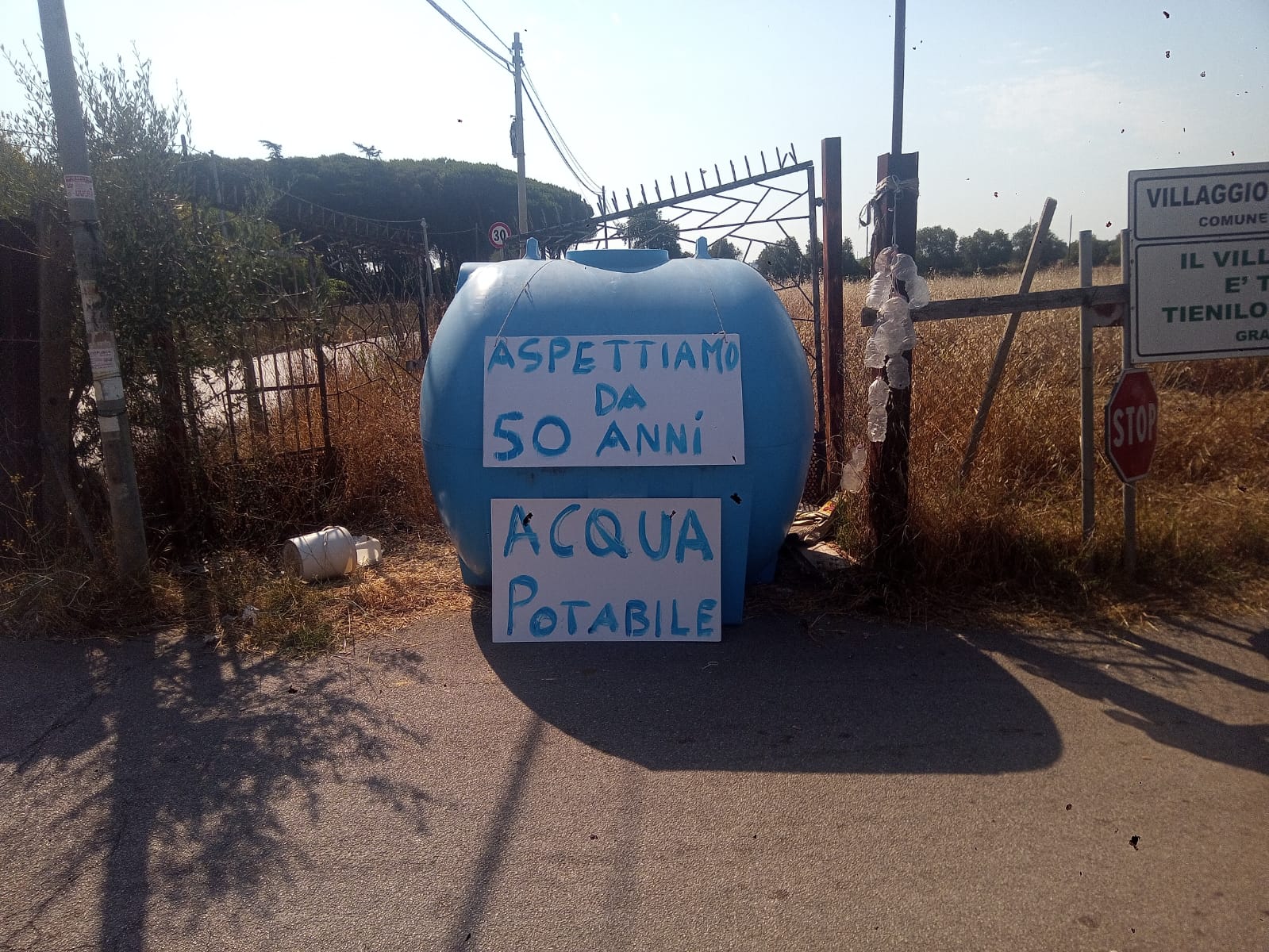 Ardea: Protesta dei residenti senza acqua potabile, pozzi privati inquinati dalla discarica di Roncigliano