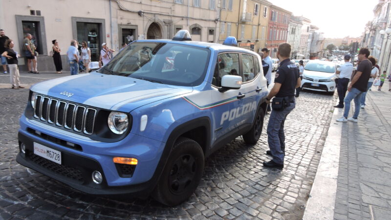 Genzano: Due interventi della polizia tra giovedì sera e venerdì mattina per uomo e donna fuori di testa. Arrestato un 48enne spagnolo