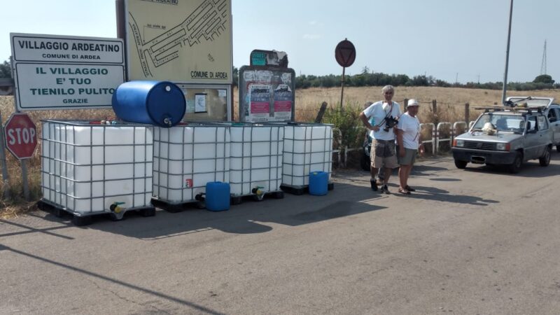 Manca l’acqua potabile al villaggio Ardeatino da quattro giorni, continuano le proteste dei cittadini e residenti