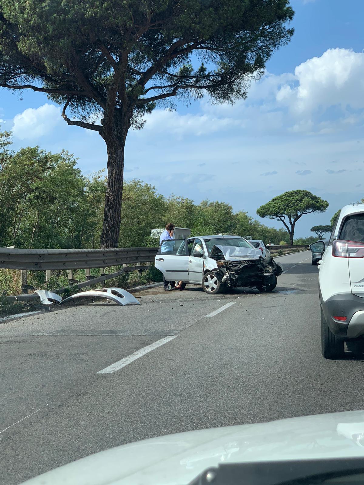 Via Pontina chiusa alcune ore tra Pomezia e Roma per incidente. Traffico in tilt dalle 13