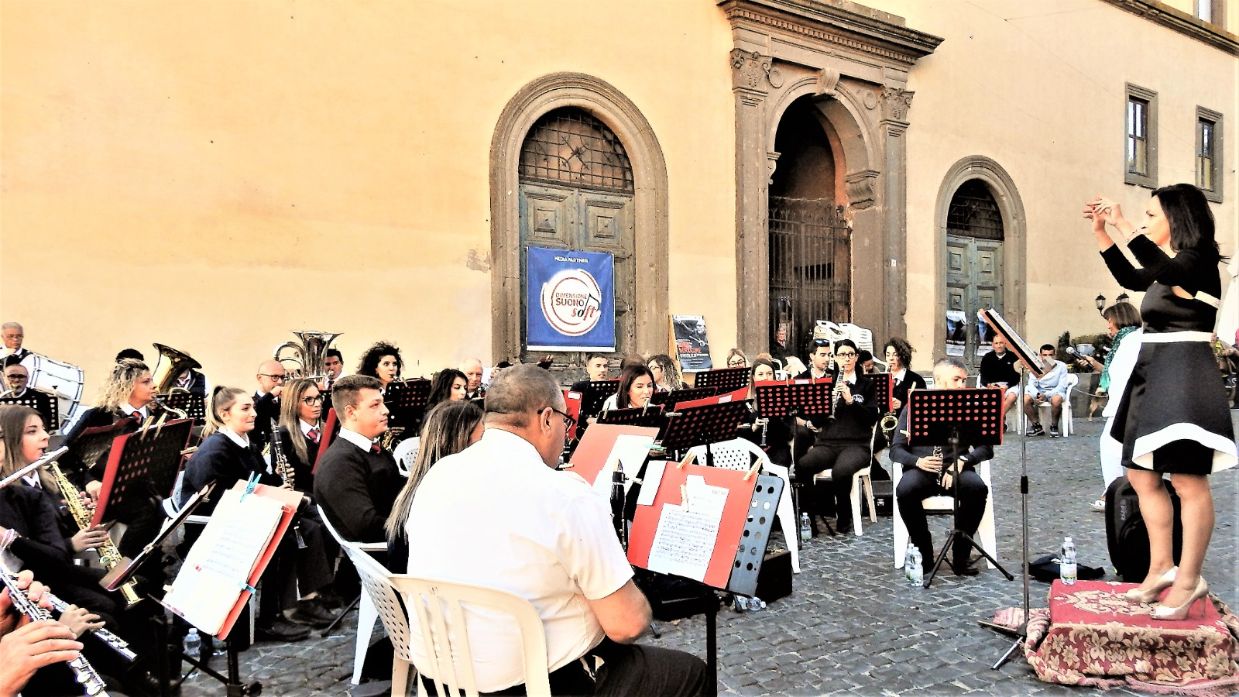 Nemi: Weekend di eventi culturali, sportivi e musicali. Visita Museo Navi e Tempio Diana, Palio dei rioni e concerto