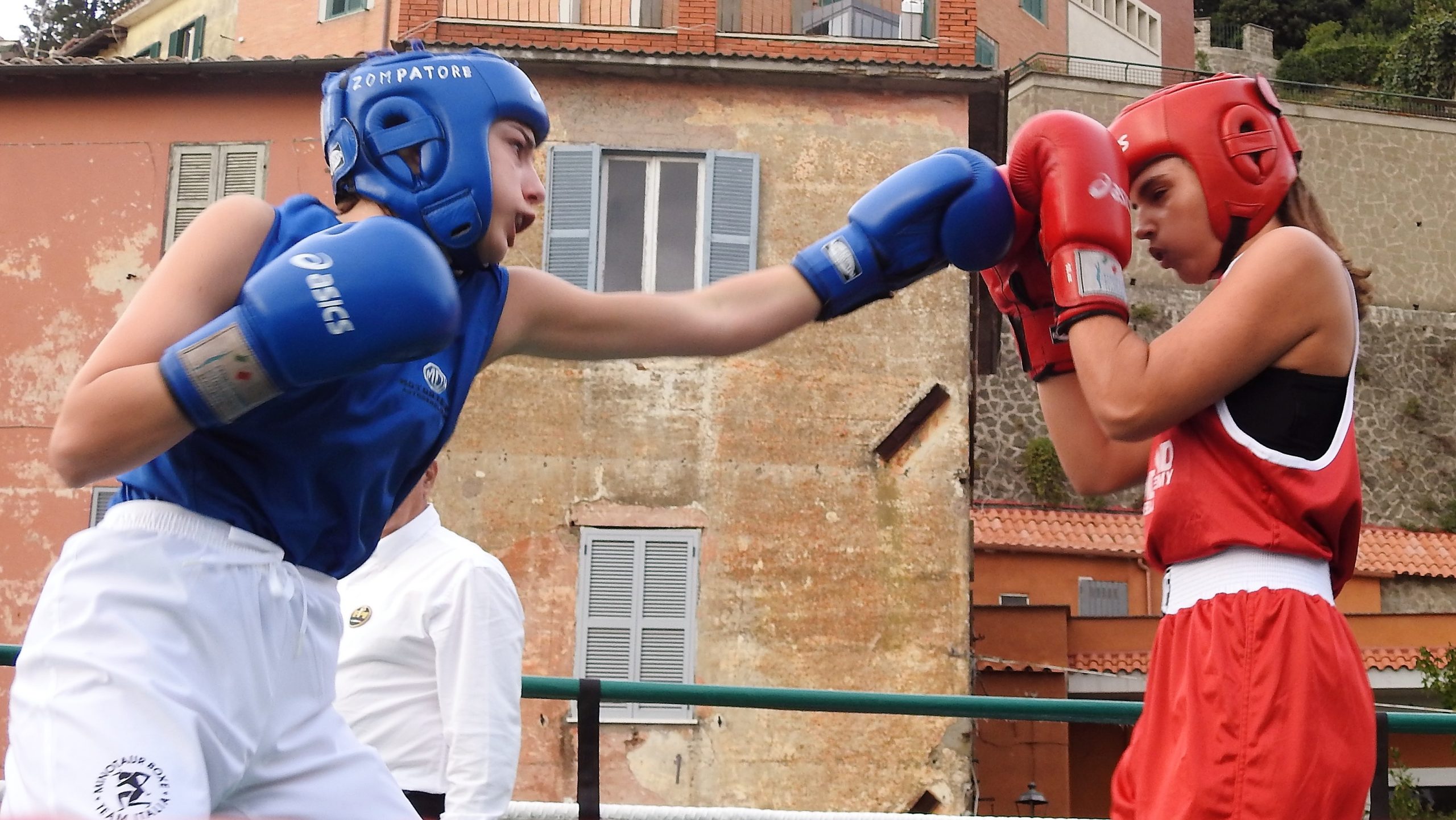 Nemi, grande boxe nel borgo antico, con il trofeo “Città di Nemi” organizzato dalla Palestra Zompatore Boxe