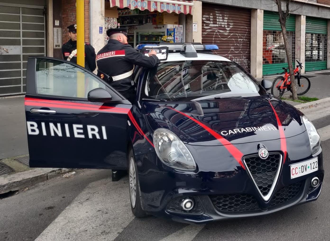 Artena, indagato di avere aggredito e minacciato di morte con una pistola la compagna. Arrestato dai carabinieri