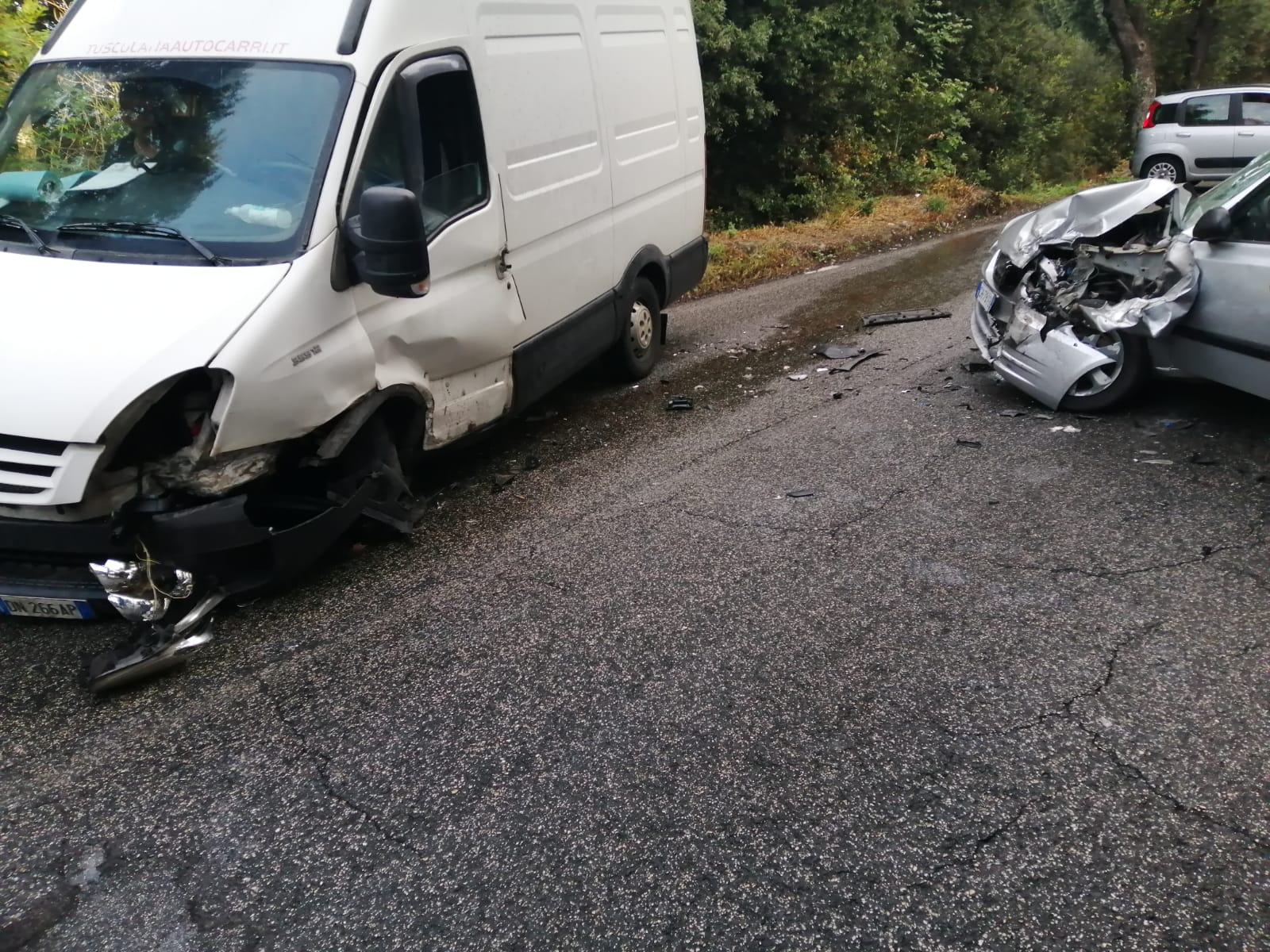 Castel Gandolfo, grave incidente stradale in via Gallerie di Sotto. Strada chiusa e tre feriti