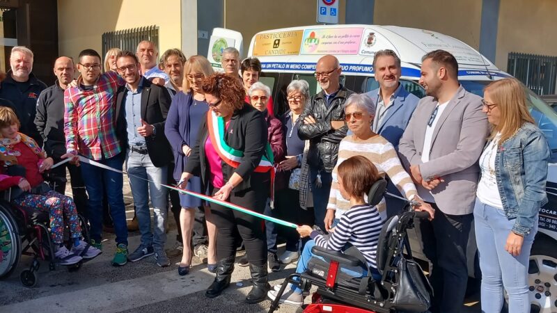 Lariano, consegnata all’Associazione ALBA una nuova autovettura con pedana. Il servizio sarà a disposizione anche dei cittadini