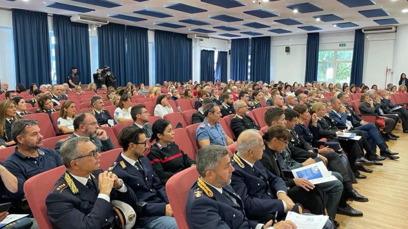 Velletri, stamattina il Convegno alla scuola Carabinieri “Con Te in rete contro la violenza”. Presenti il procuratore e tutte le autorità 