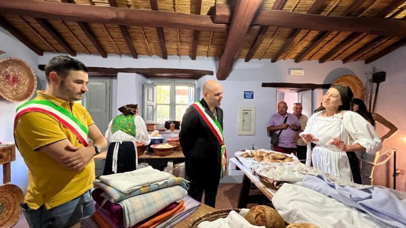 Genzano: Una delegazione guidata dal consigliere comunale Temofonte e la Proloco in Sardegna con il pane di Genzano