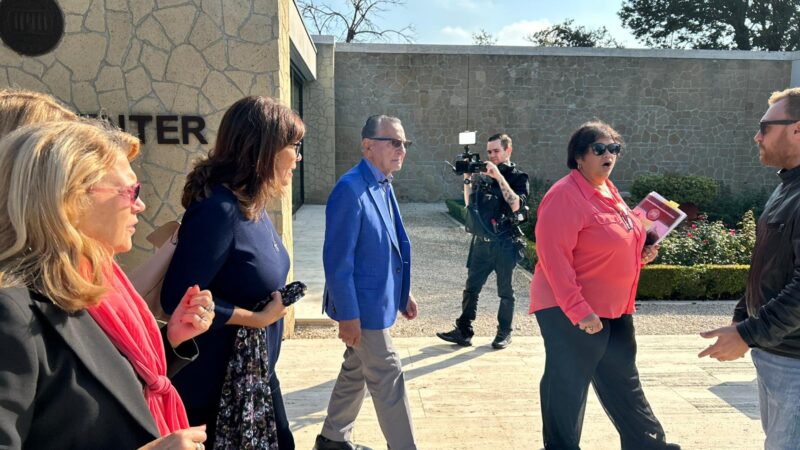 Nettuno, la visita del famoso giudice Frank Caprio inizia al cimitero americano. Nel pomeriggio ad Albano, Ariccia e Velletri per incontrare i sindaci