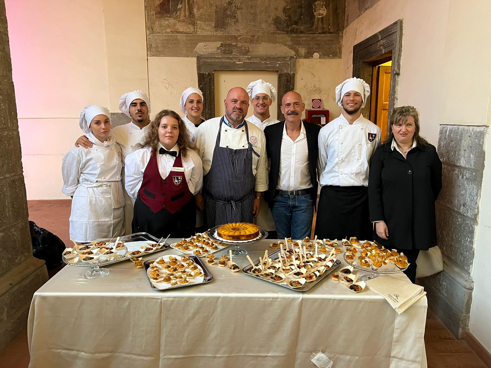 Velletri, inaugurata la mostra su Ugo Tognazzi.  Presenti gli studenti dell’Alberghiero veliterno