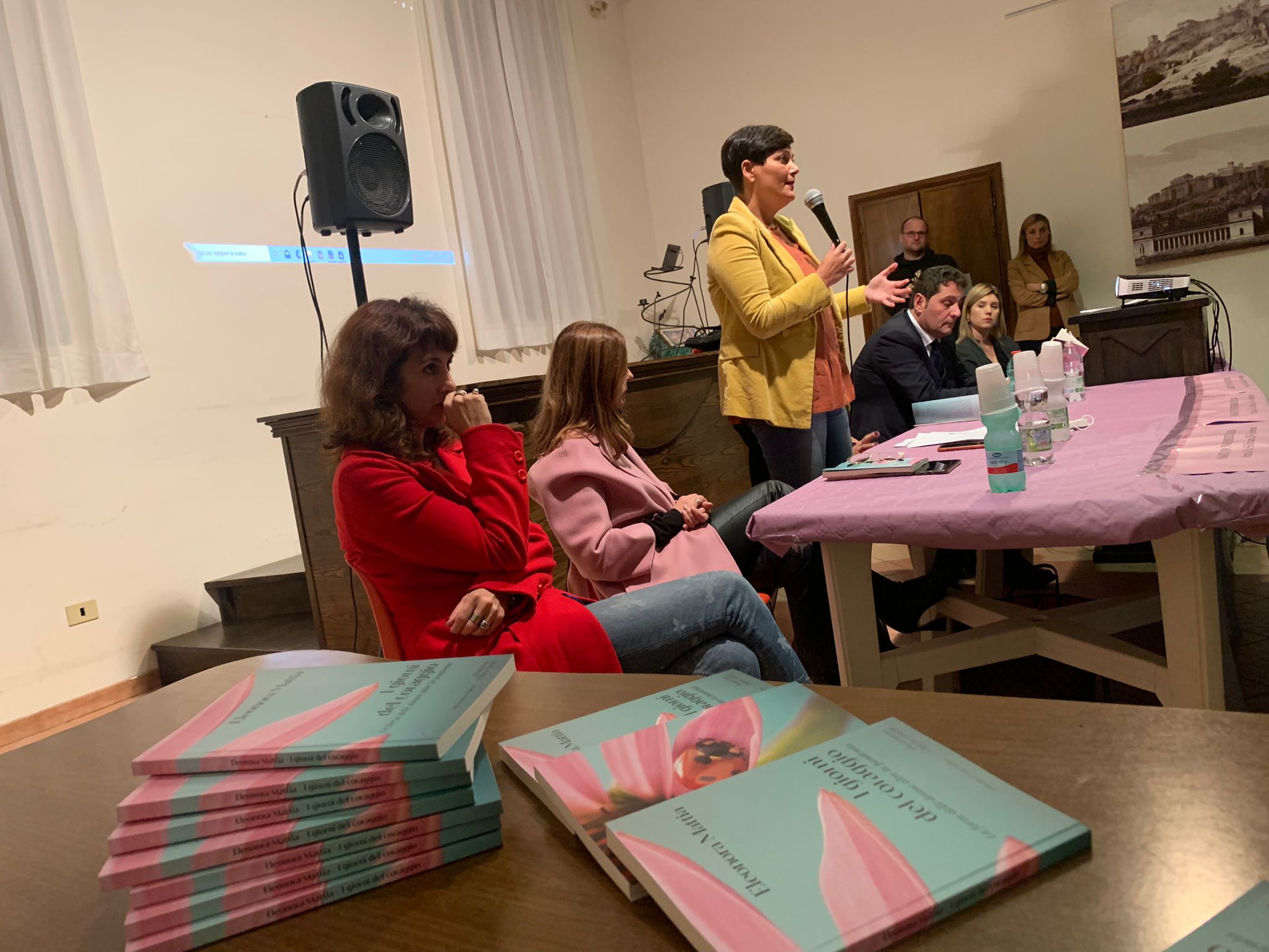 Ariccia – Presentato all’Oratorio del Borgo Antico il libro sulle donne della consigliera regionale Eleonora Mattia