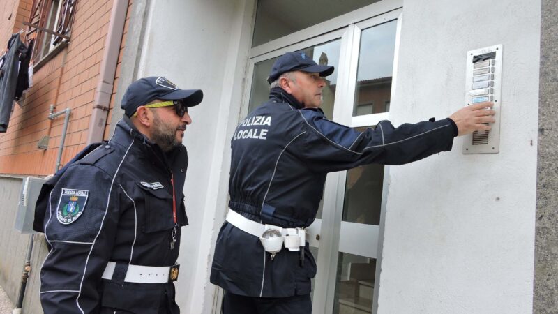 Genzano – Operazione della Polizia Locale ” Casa Popolare Legittima”, controlli  mirati sugli assegnatari. Sgomberato un utente abusivo in via Marche