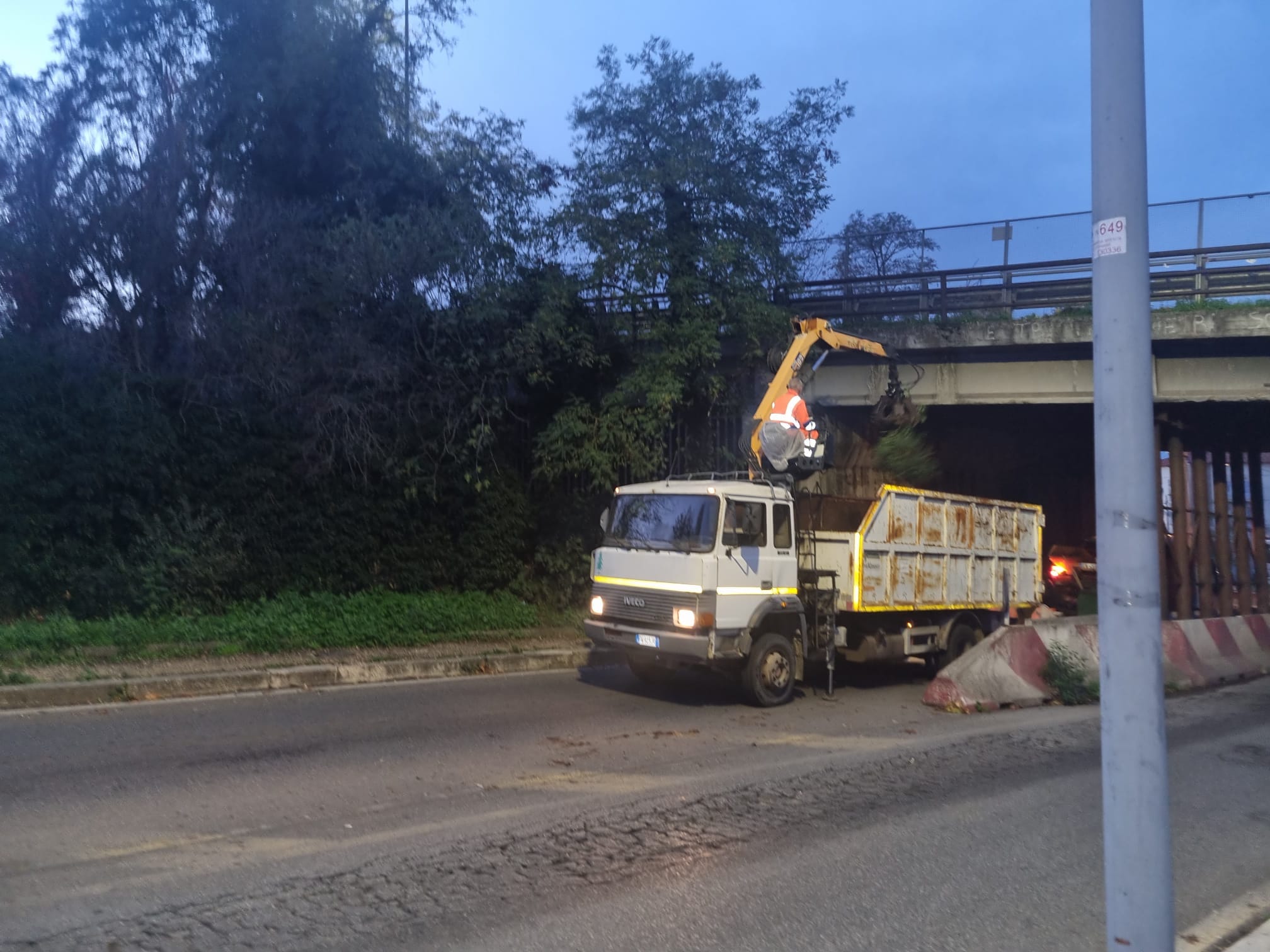 Frascati: Ultimate le operazioni di sgombero e pulizia del ponte di via Tuscolana