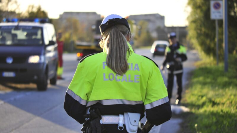 Roma – Furto in una gioielleria del Centro Storico, individuata e denunciata da una pattuglia della Polizia di Roma Capitale