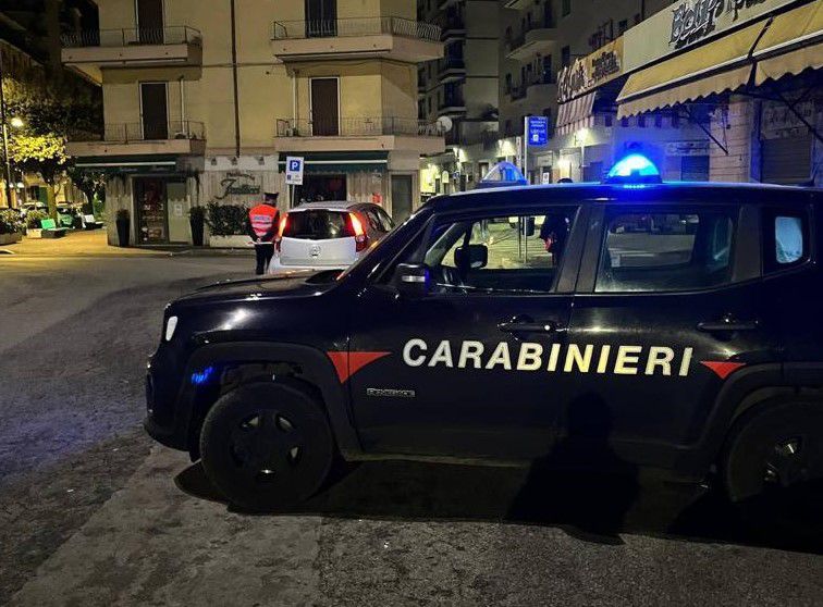 Colleferro: Controlli a tappeto dei carabinieri nelle zone della movida. Due persone denunciate e quattro segnalate alla prefettura